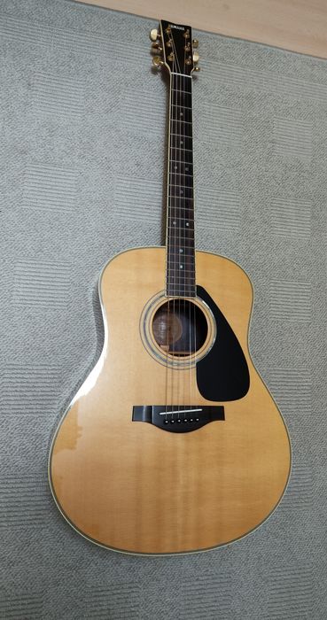 Guitarra acustica Yamaha LL 16