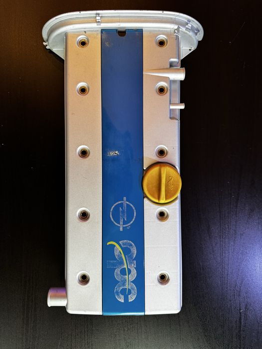 Pokrywa zaworów Z20LET