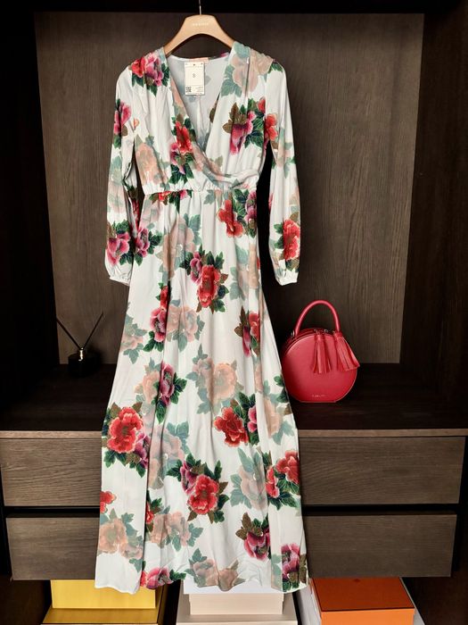 Молочна сукня в маки, червоні квіти. Летнее платье цветочное в пол