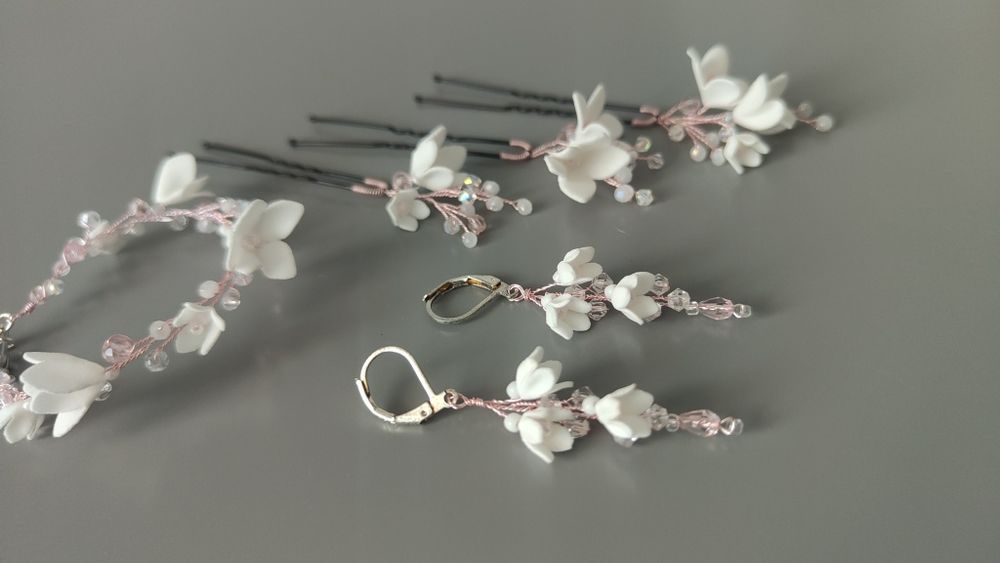 Delikatny komplet ślubny rose white