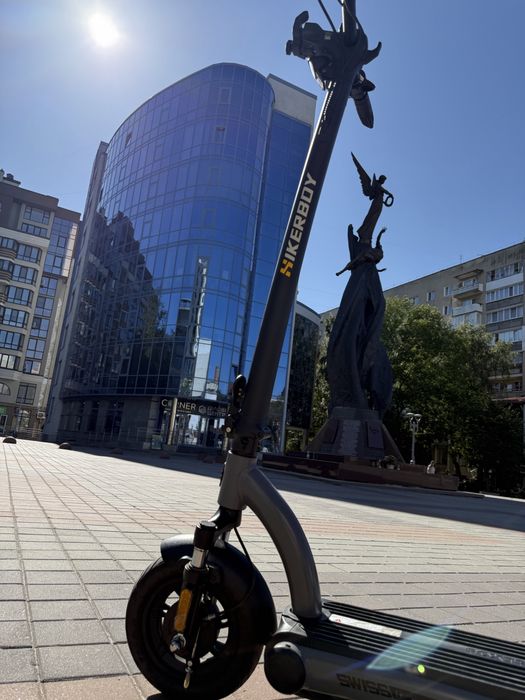 Продаю Електросамокат, в чудовому стані, гарантія від виробника дійсна