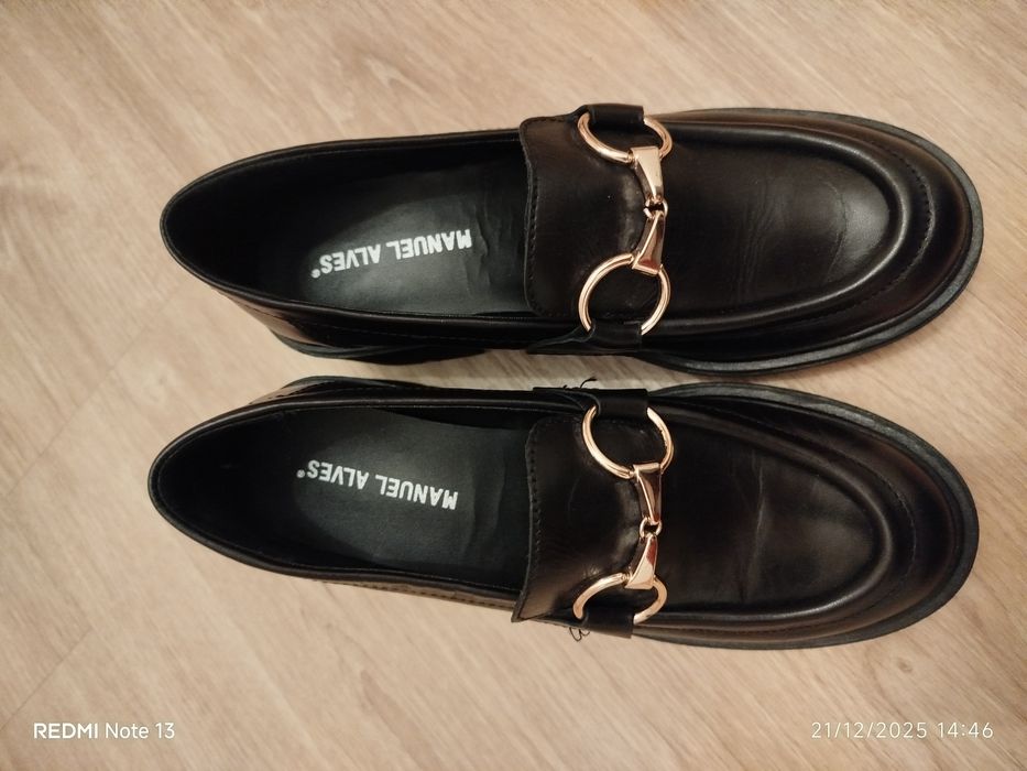 Calçado variado de senhora  n- 37 usado