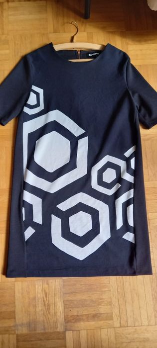 Desigual Sukienka czarna w geometryczne wzory M