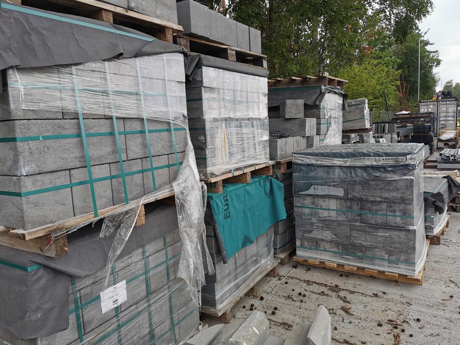 Bloczek pustak ogrodzeniowy KONEKT Joniec GRA LUX od ręki do murowania