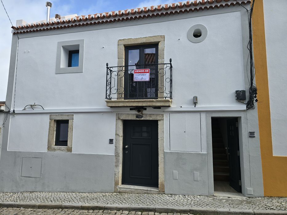Moradia T1 /Remodelação Total /Centro histórico Azeitão