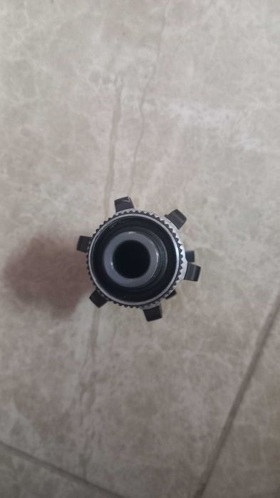 Cubo Roda Dianteira Ultegra 24 Furos