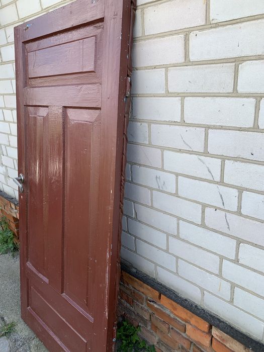 Вхідні дерев'яні двері