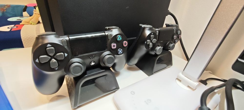 PlayStation  4 impecável
