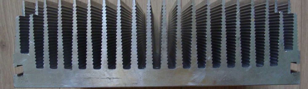 Duży radiator aluminiowy 260mm x 260mm x 80mm