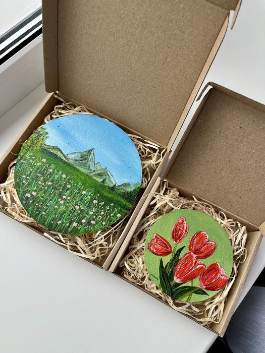 Тюльпани на полотні