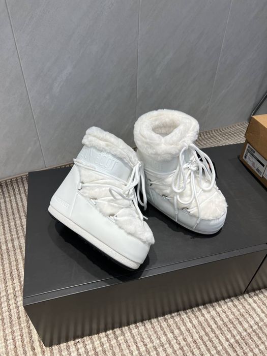 Мунбути moonboot