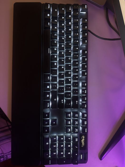 SteelSeries Apex 5 [SEMI-NOVO]