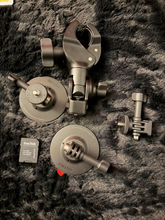 Insta 360 X5 + Motorcycle Bundle64586215540994123
