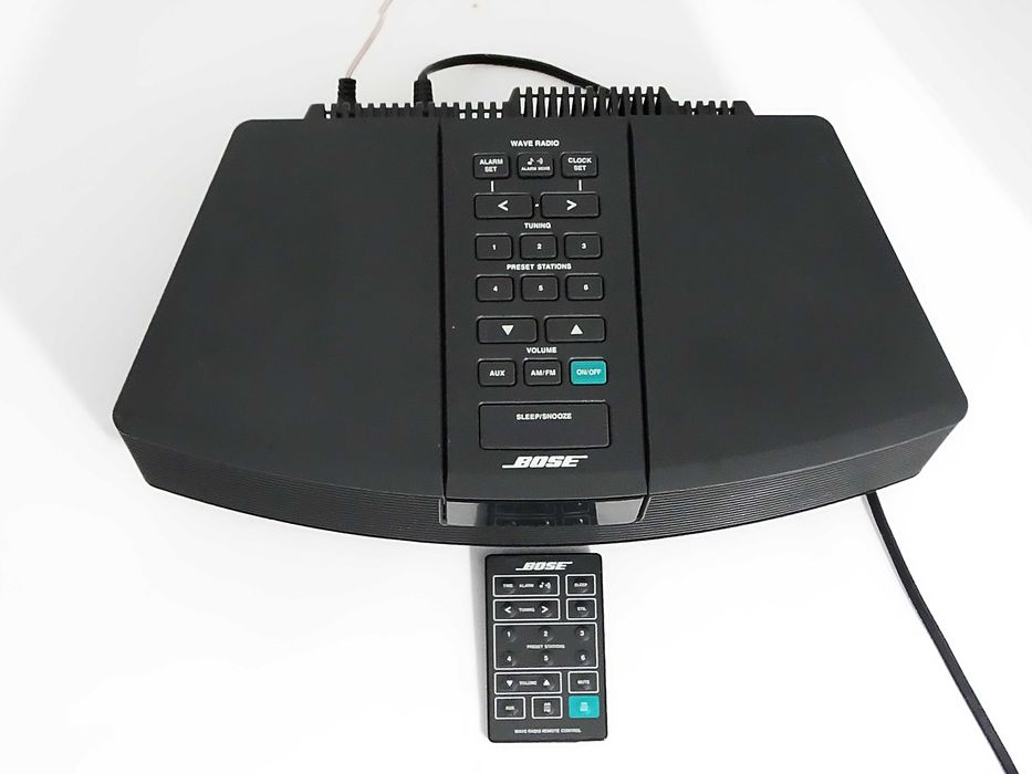 BOSE Wave Radio AWR1-2W, AM/FM, Alarm, Clock, AUX Pilot