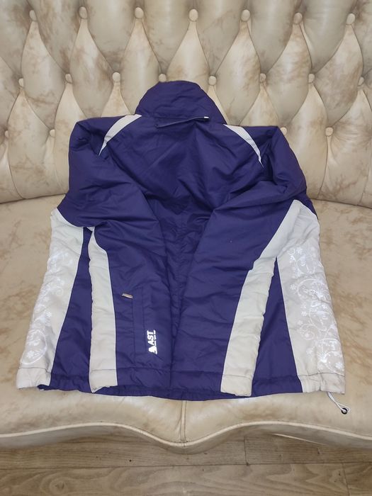 Лыжная женская куртка L