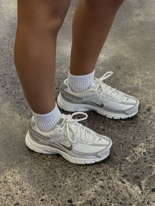 Nike Initiator WMNS White Beige трендові жіночі кросівки найк