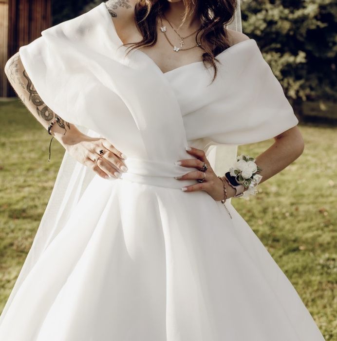 Продам весільну сукню