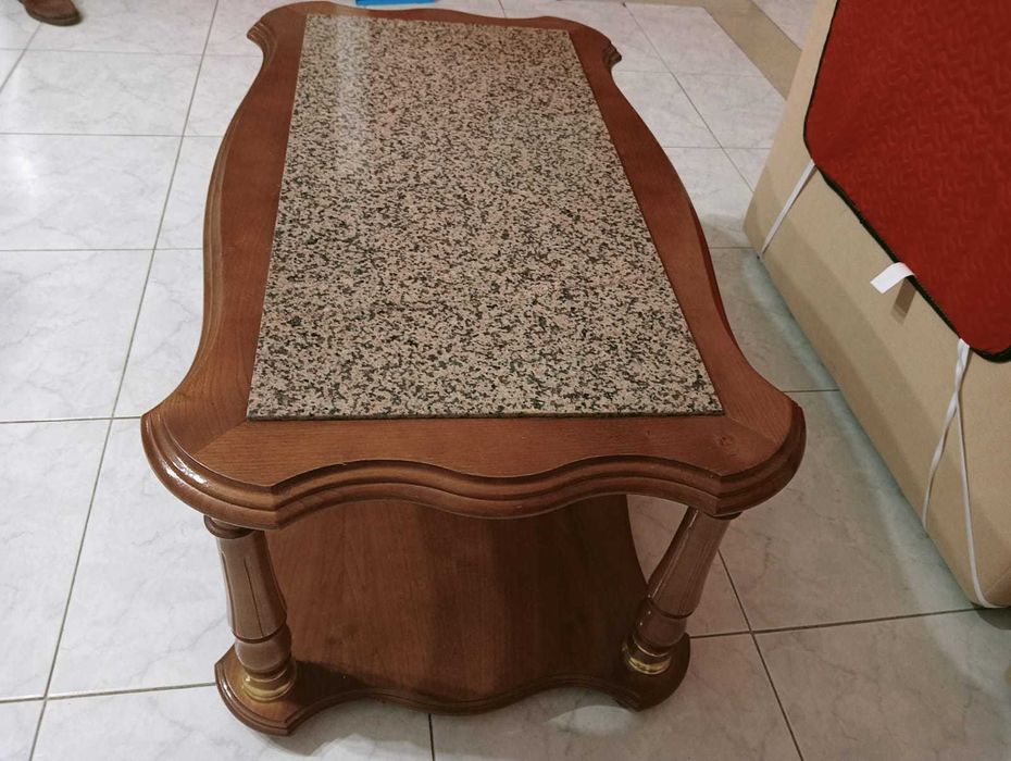 Mesa antiga de centro para sala - carvalho (bem conservada)