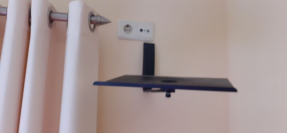 Dois suportes televisão