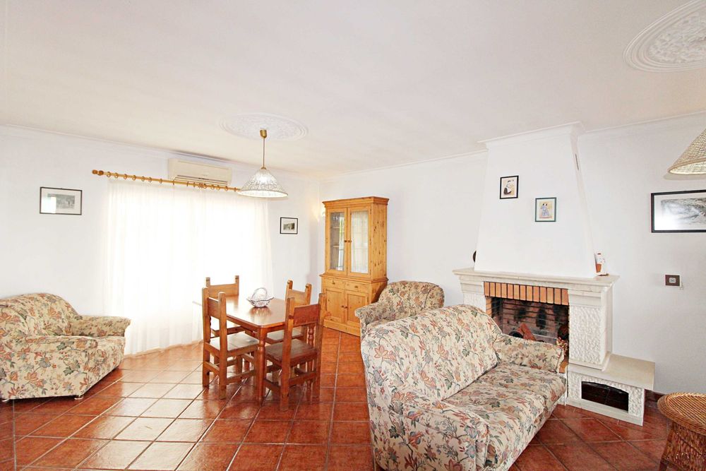 Excelente moradia T3 a 250m da Praia das Primas, para ARRENDAMENTO DE FÉRIAS