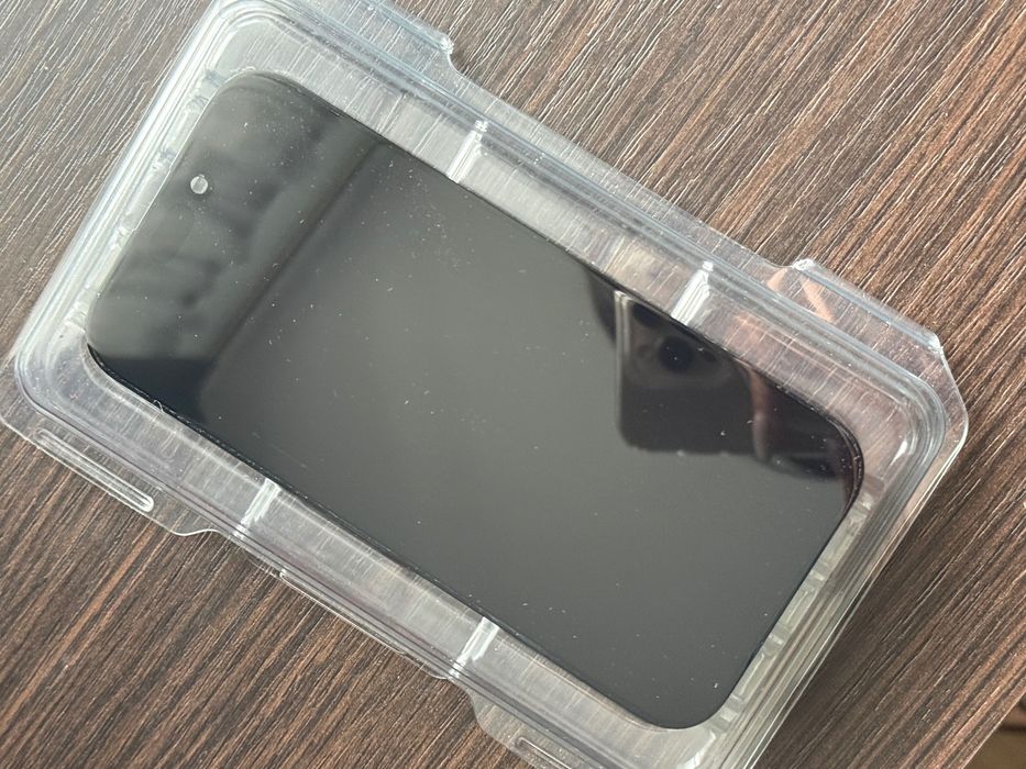 Оригінальний дисплей (екран) на iPhone 16 Pro