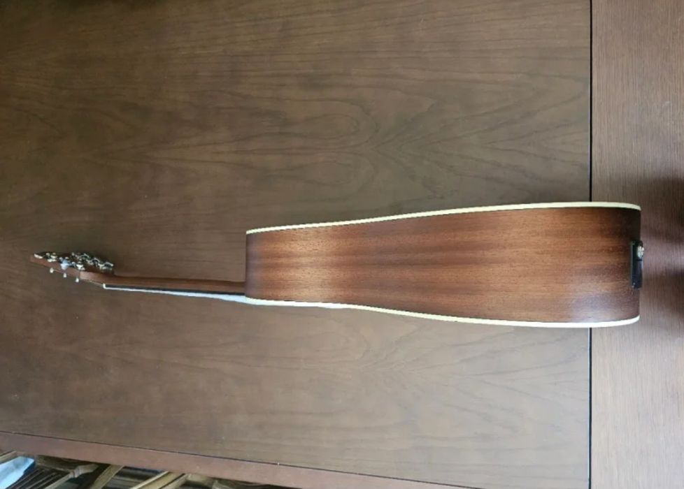 Guitarra electoacustica  Guild D -240-E