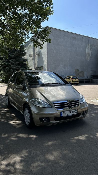 Mercedes-Benz A180