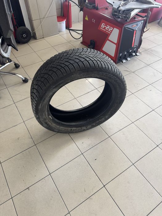 Pirelli 245/40R20
