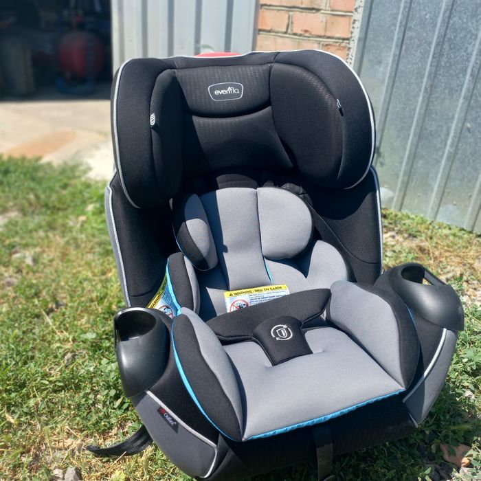 Крісло дитяче автомобільне