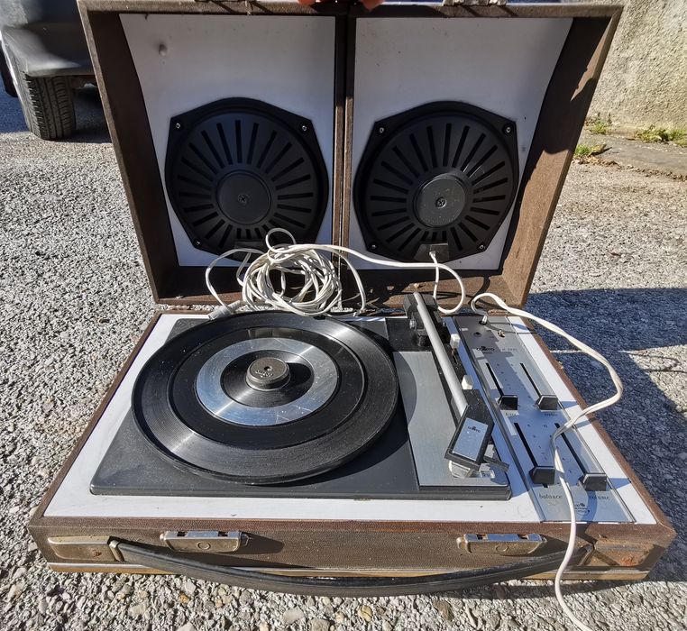 Gira discos Cosmo Stereo B3810