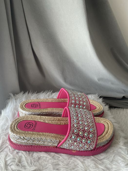 Nowe gumowe klapki rozm.36