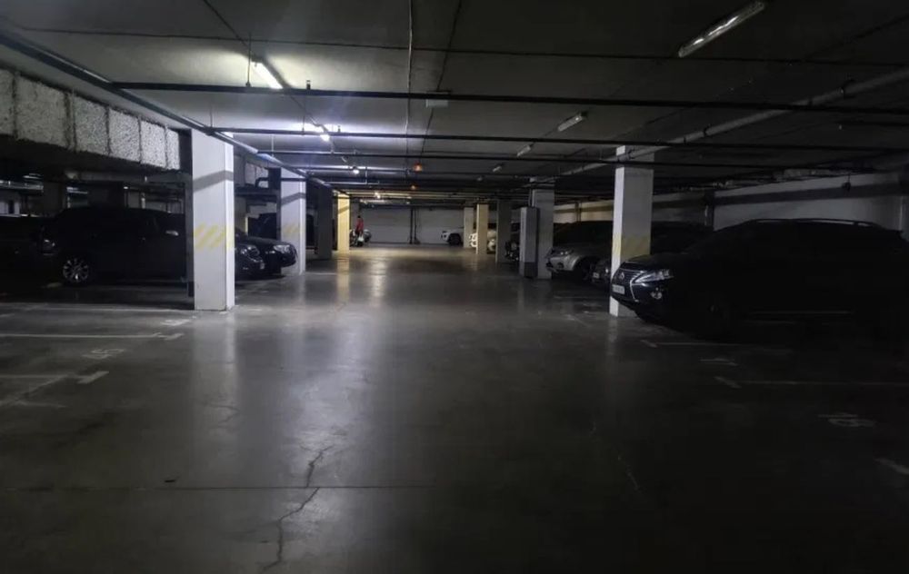 Оренда паркінгу підземного паркомісця (Березняки, вул. Шумського 1в.)