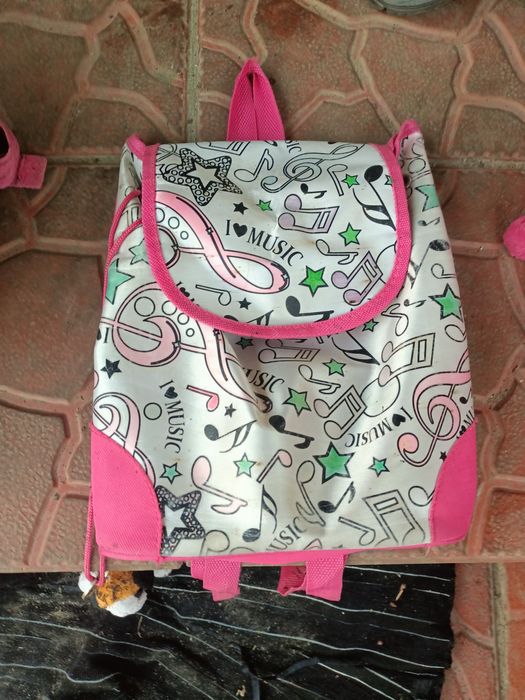 Дитячий рякзак для дівчинки