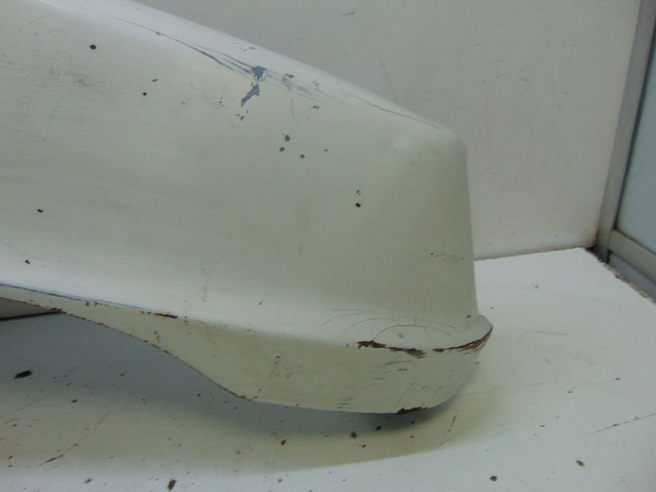 Renault 5 guarda lamas