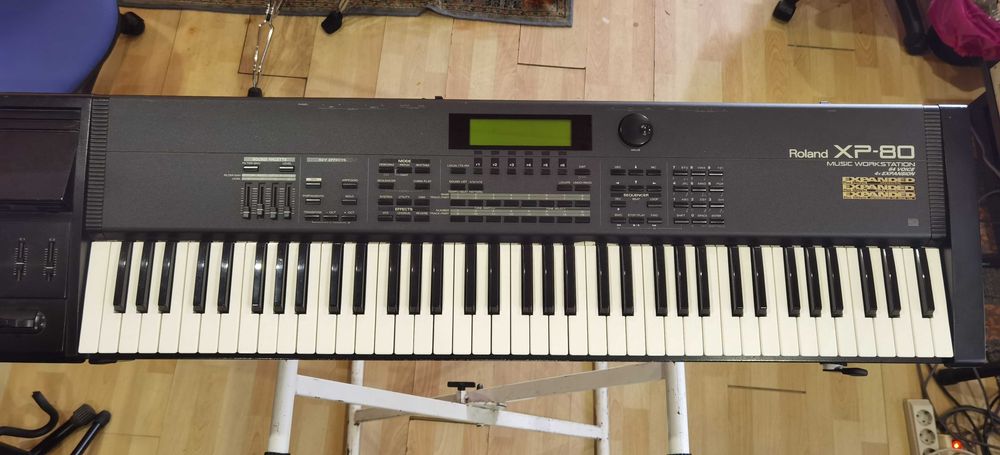 Roland XP-80 + 4 exp.