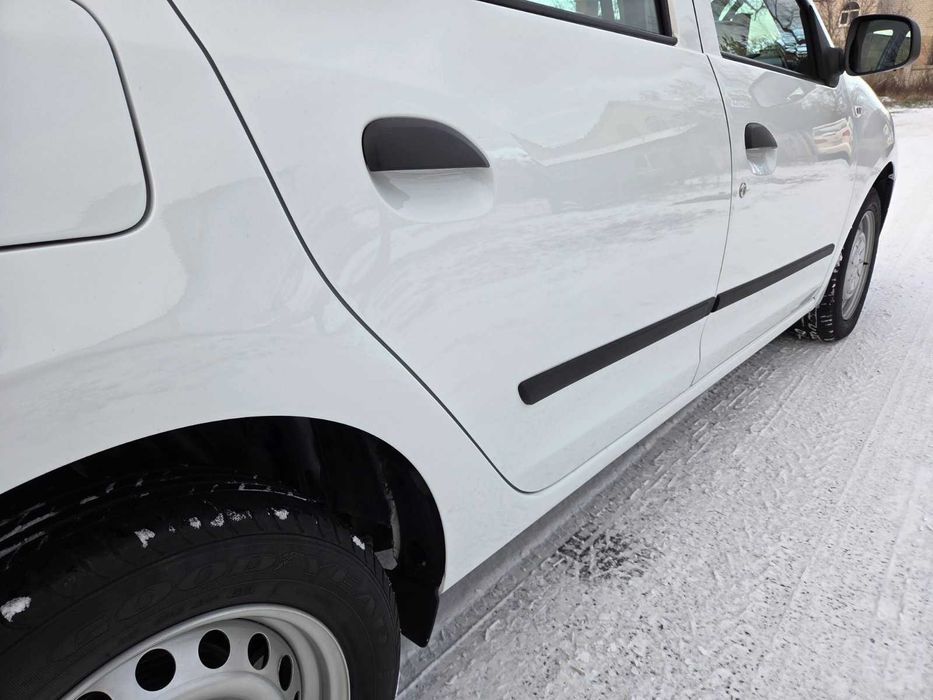 В ідеальному стані Dacia Logan 2015. Не битий, не фарбований