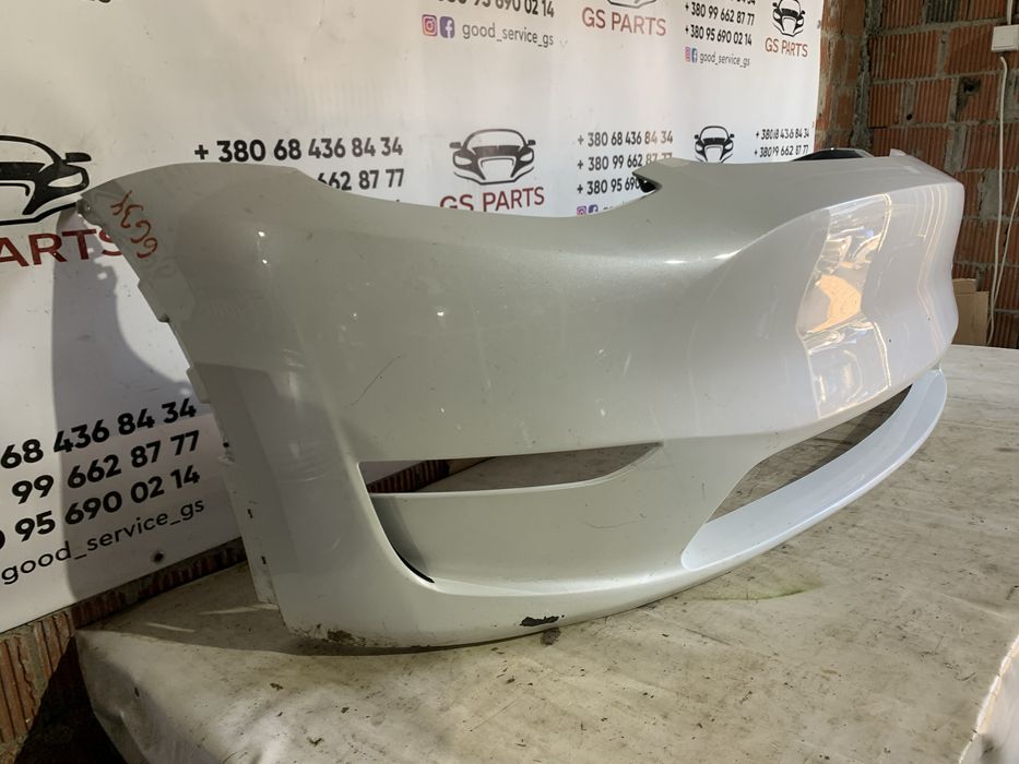 Бампер Tesla Y 2019-2025