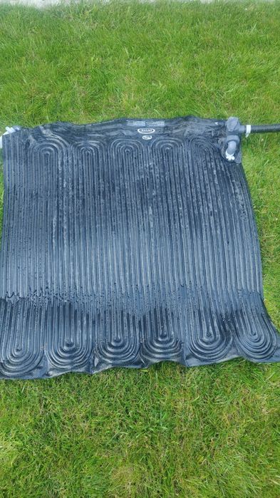 Mata solarna do podgrzewania wody Intex 28685 czarna do basenu panel solar jak nowe