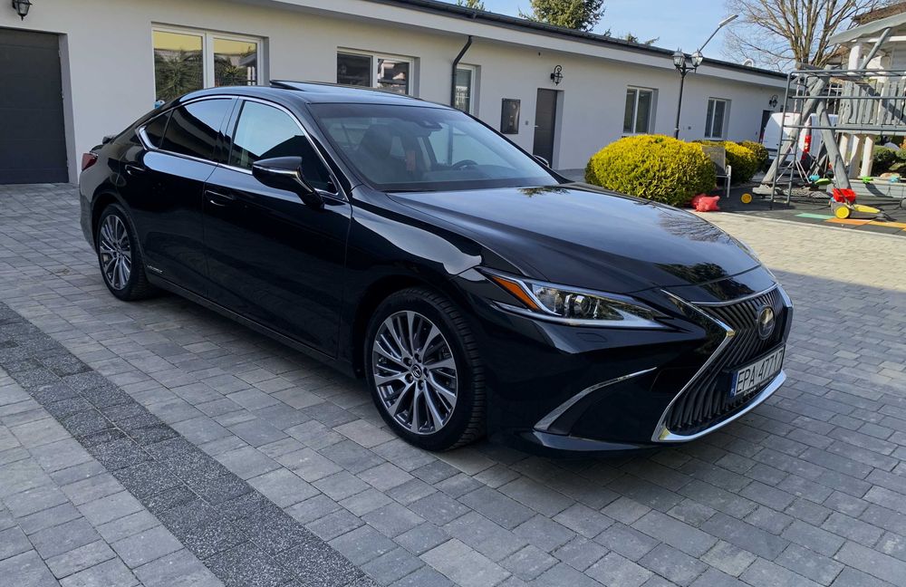 Zadbany LEXUS ES 300h
