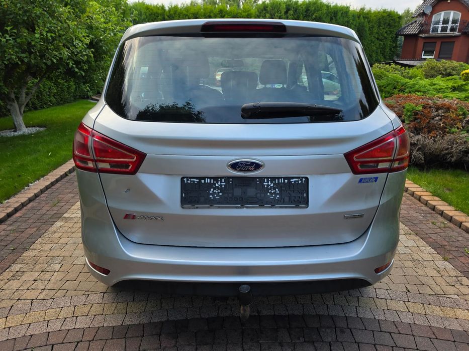 Ford B-MAX Super Stan !!