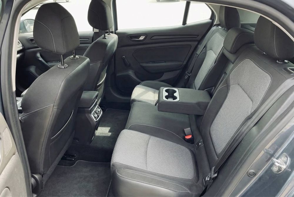 Renault Megane 2019 • 1.3л TCe • Хетчбек • Рено меган автомат