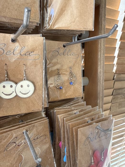 Coleccao de brincos de varias cores, efeitos e tamanhos