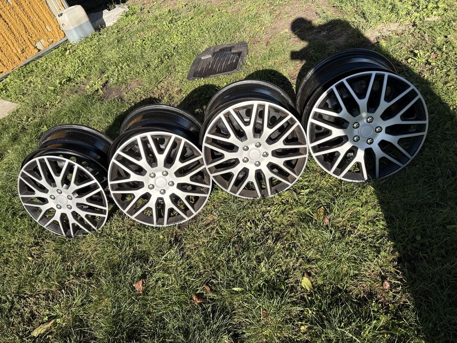 Roczne felgi stalowe 17, 5x114.3 67mm