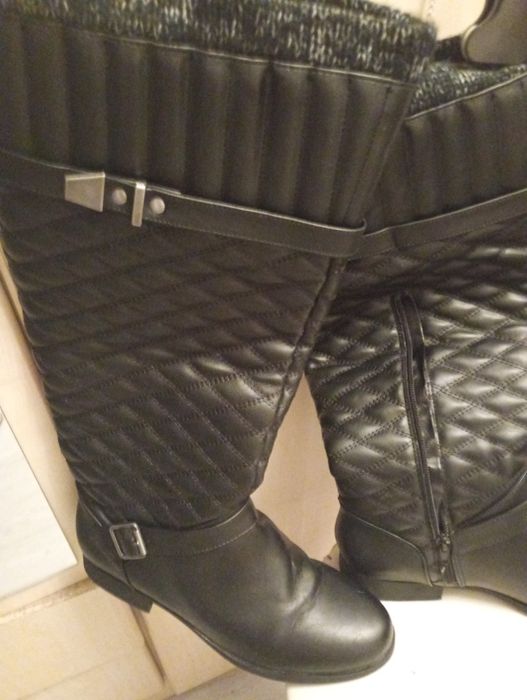 Nowe buty damskie zasuwane na zamek ocieplane