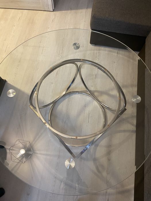 Stół szklany do salonu