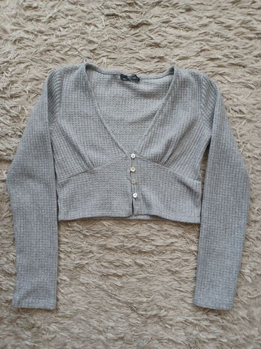 Szary sweterek Bershka rozmiar L nowy