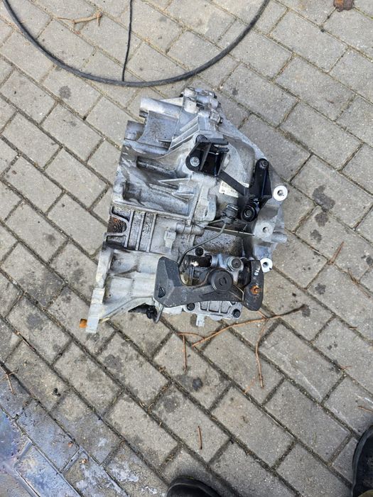 VOLVO V40 2.0 T2,T3 Manualna skrzynia  M76 P12