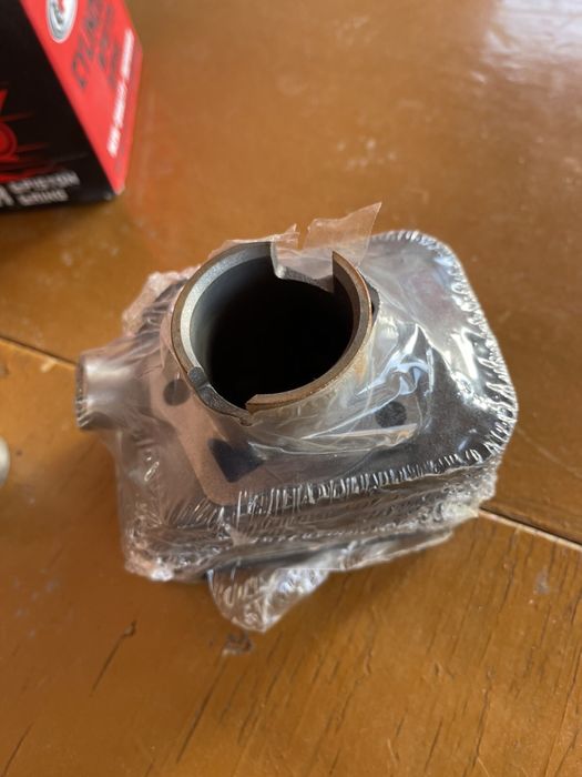 Продаю поршнева piaggio si bravo ciao