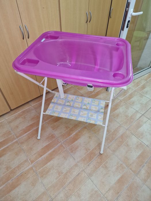 Banheira de bebe. Bom estado. Vendo para desocupar.