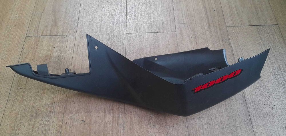 CARENAGEM TAMPA TRASEIRA ESQUERDA OEM SUZUKI GSXR1 0 0 0 0 5-0 6